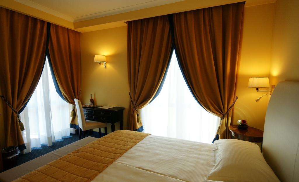Bram Hotel Ламеция Терме Стая снимка