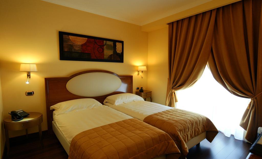 Bram Hotel Ламеция Терме Стая снимка